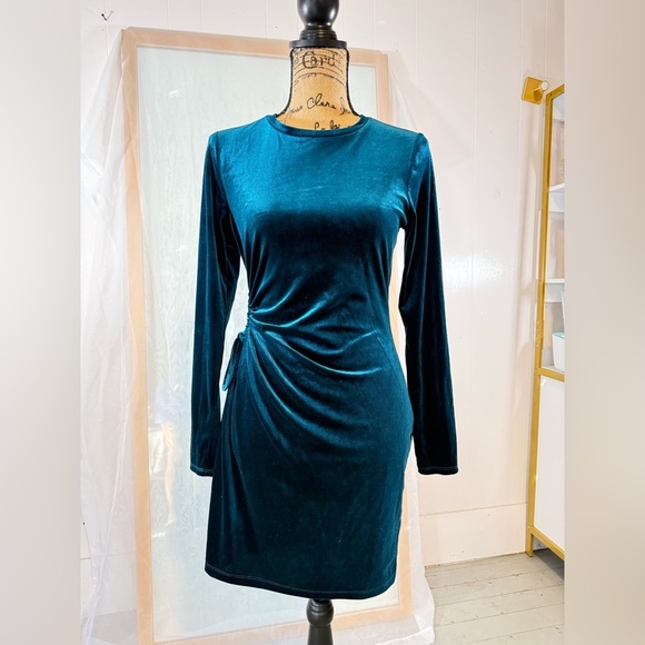 Beautiful velvet dress teal with open on the side - Picture 1 of 5